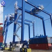 Grue à conteneurs sur pneus en caoutchouc